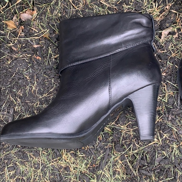 BCBGeneration black booties - Picture 2 of 8